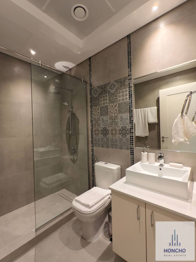 PREMIUM LOCATION | ALL AMENETIES | BIG LAY OUT |ULTRA LUXIRIOUS - Image 8