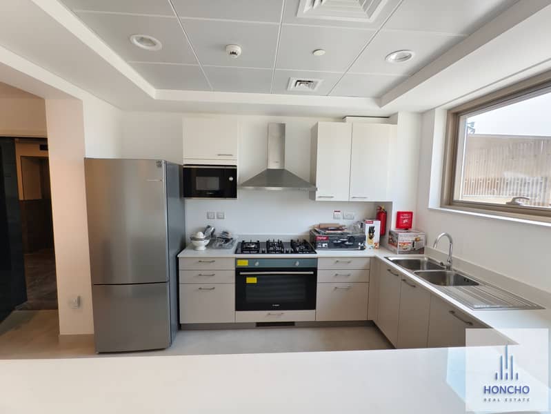 PREMIUM LOCATION | ALL AMENETIES | BIG LAY OUT |ULTRA LUXIRIOUS - Image 9