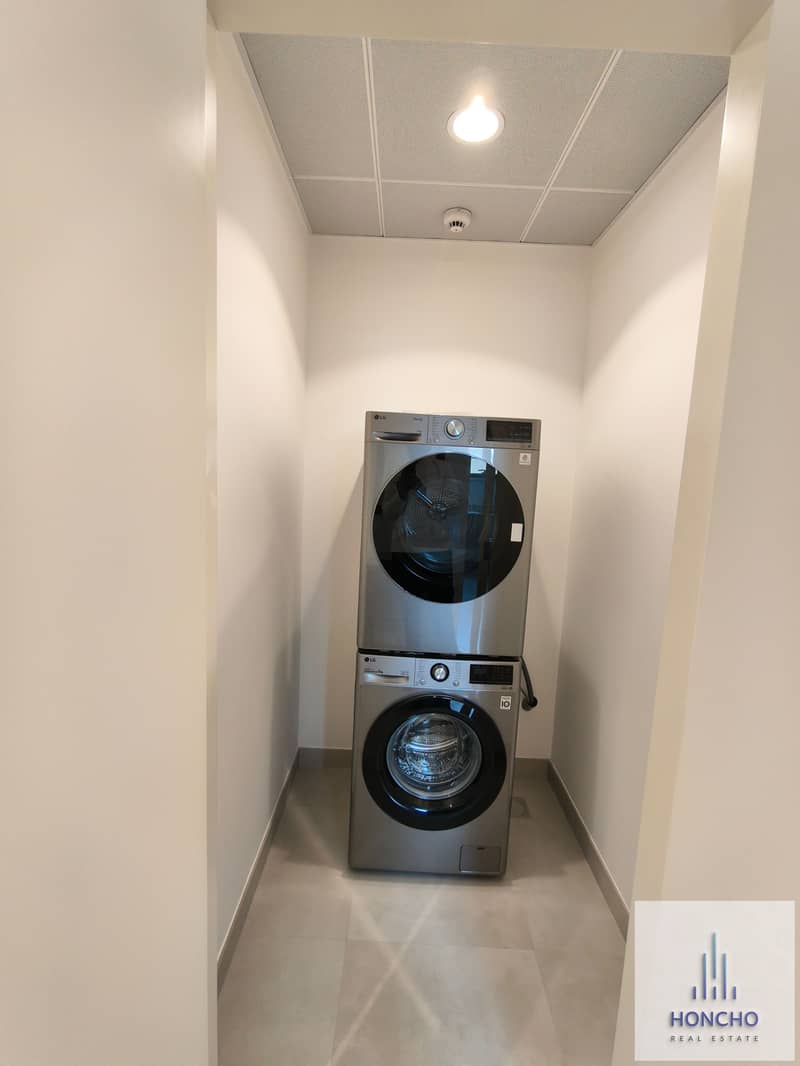 PREMIUM LOCATION | ALL AMENETIES | BIG LAY OUT |ULTRA LUXIRIOUS - Image 10