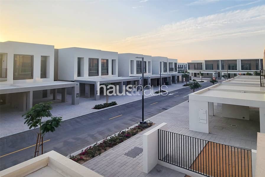 Single Row | Landscaped | Close to Amenities