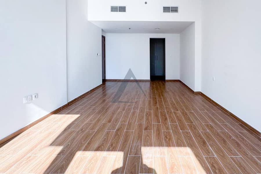 Huge 2BHK| Premium Amenities| Pets Allowed