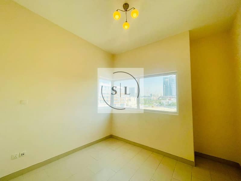 Luxury 1BR | Spacious | Well- Maintained