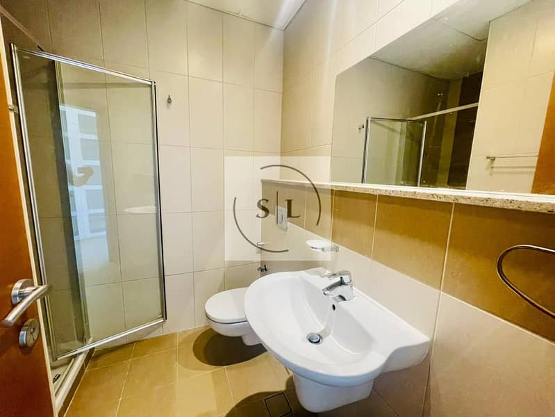 Luxury 1BR | Spacious | Well- Maintained - Image 9