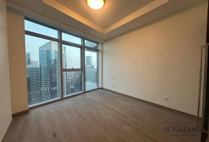 Vacant | 3 Bedroom | Luxury Views - Image 6