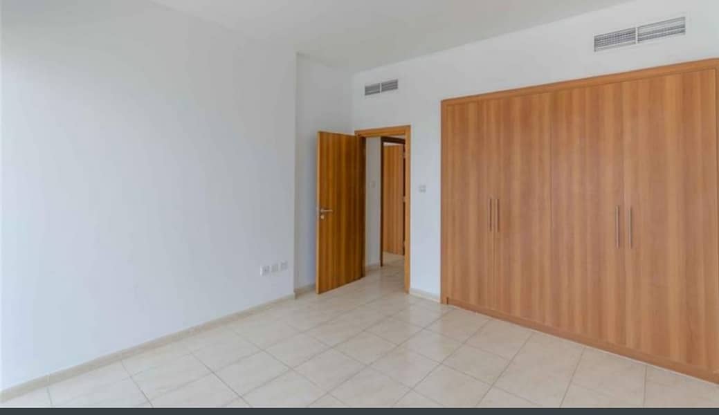 SKYCOURTS 1B-HALL WITH BALCONY SIZE 842 SQF RENT 60000