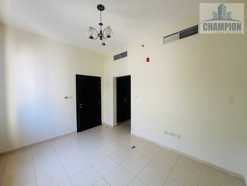 Spacious 1BHK | 2 Bathrooms | Large Kitchen - Image 6
