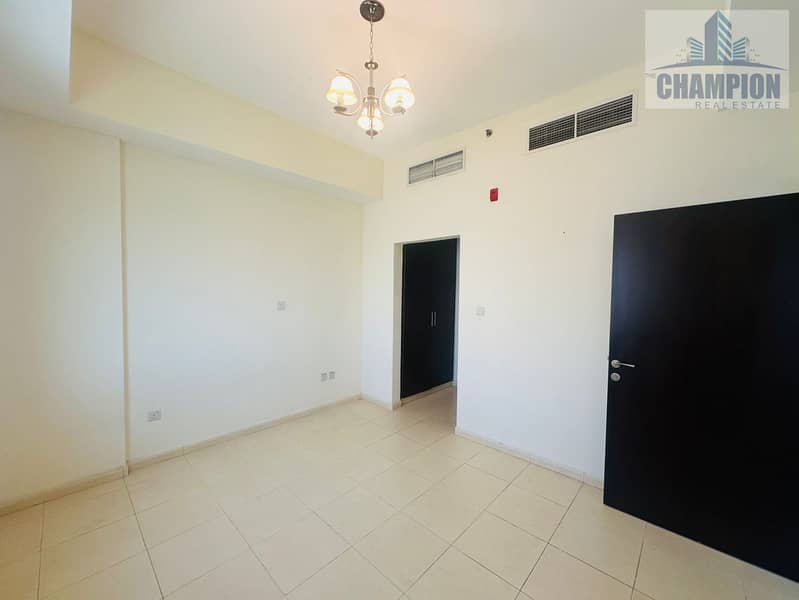 Spacious 1BHK | 2 Bathrooms | Large Kitchen - Image 7