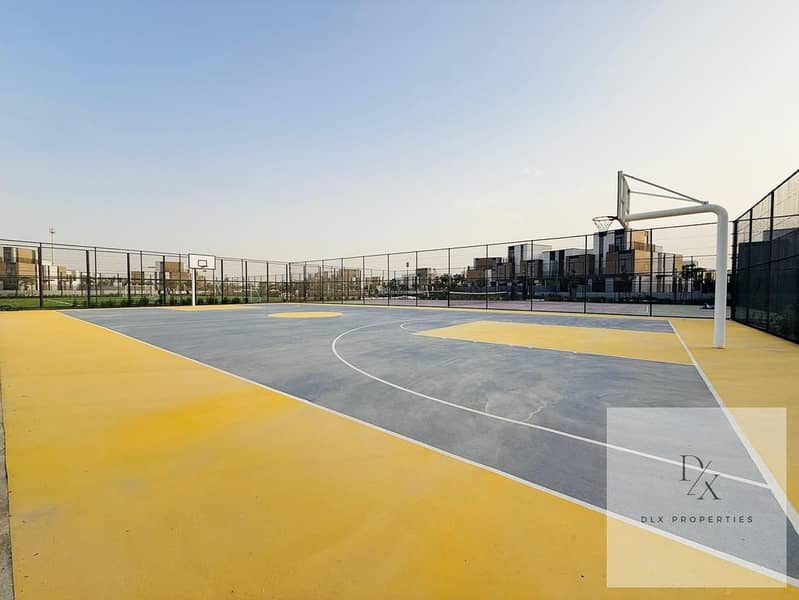 ELEGANT 4BR | MULTIPLE OPTION | NEXT TO POOL | - Image 27