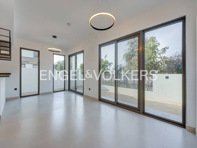 Great Location | Motivated Seller | Corner Unit - Image 6