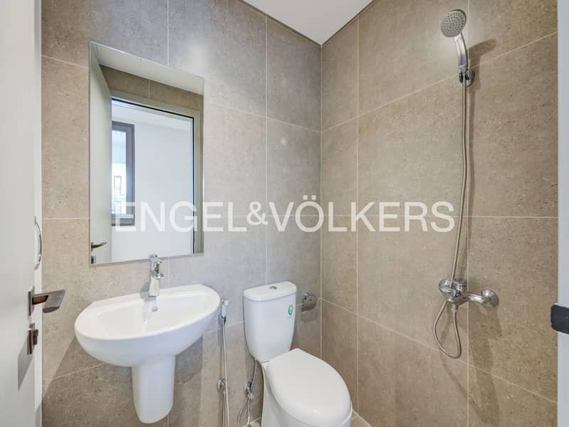 Great Location | Motivated Seller | Corner Unit - Image 9