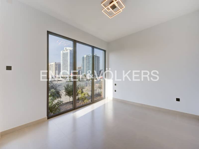 Great Location | Motivated Seller | Corner Unit - Image 13