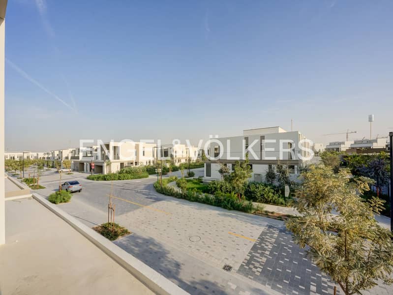 Great Location | Motivated Seller | Corner Unit - Image 24