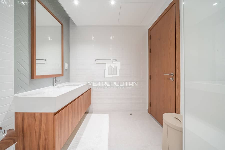 Full Burj Khalifa Skyline View | Urban Elegance - Image 10