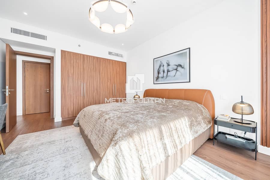 Full Burj Khalifa Skyline View | Urban Elegance - Image 13