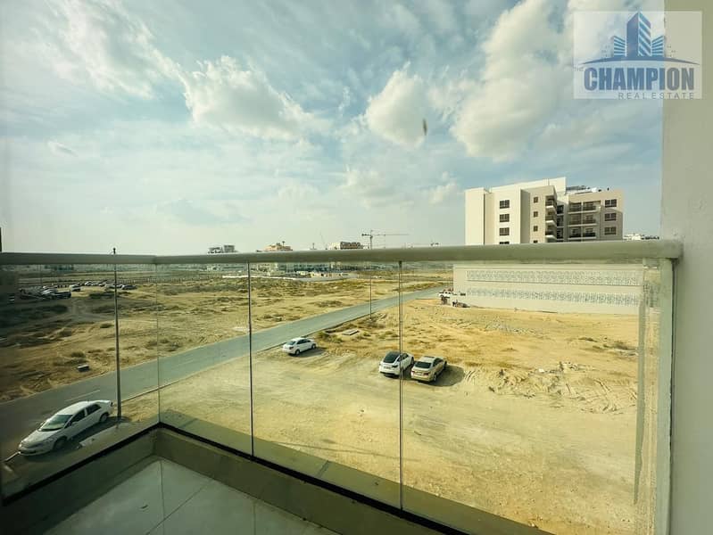 Well-Maintained Studio Apartment with Balcony - Chiller Free