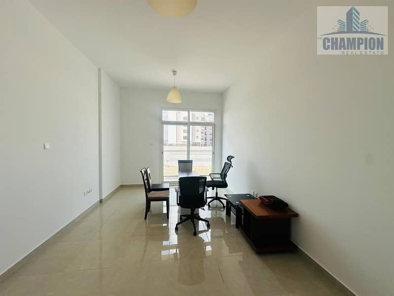 Well-Maintained Studio Apartment with Balcony - Chiller Free - Image 6