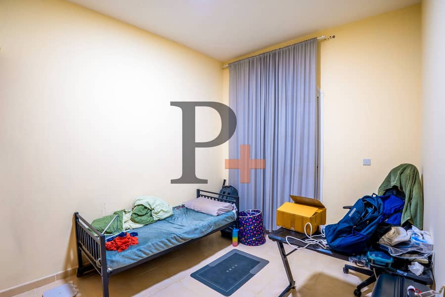 Spacious Unit | Great layout | Investment Opportunity - Image 6