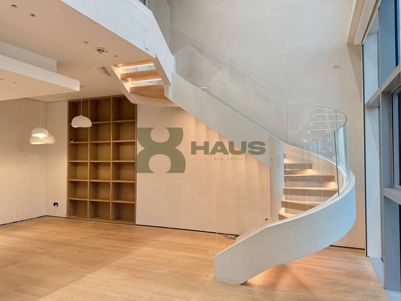 Beautiful Design | Fully Renovated | Vacant - Image 10