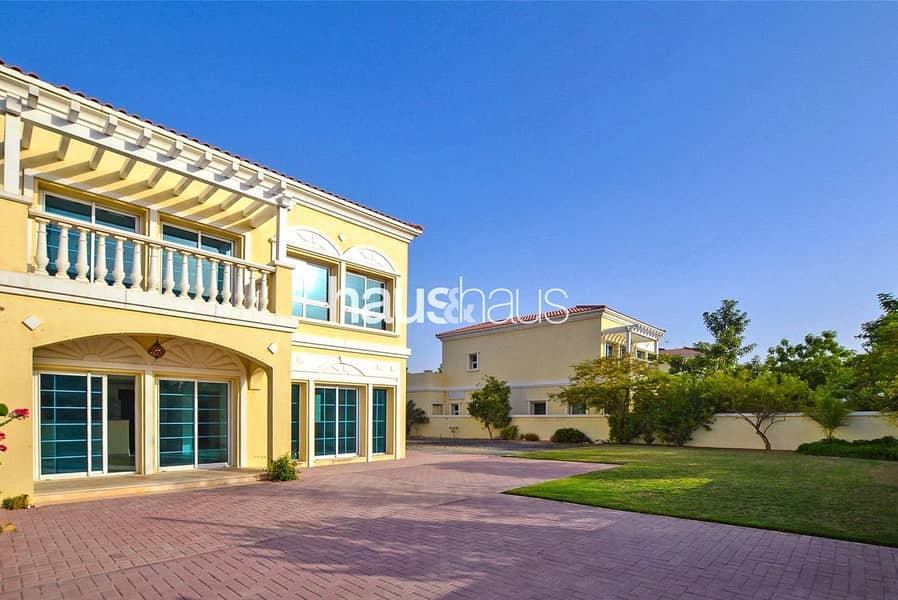 Large Corner Plot | Vacant | Central | District 8