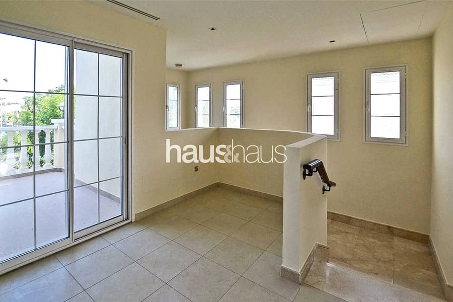 Large Corner Plot | Vacant | Central | District 8