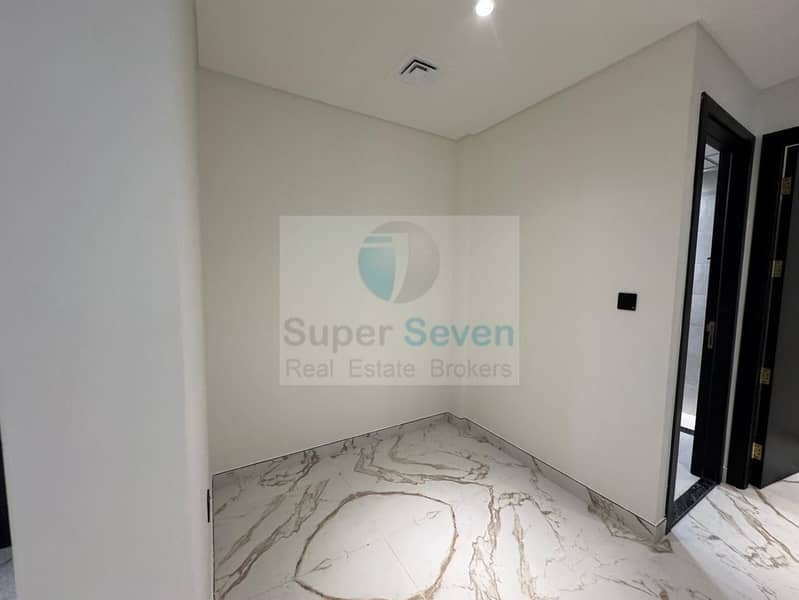 MID FLOOR | INSIDE AMMENTIES VIEW | BRAND NEW UNIT - Image 10