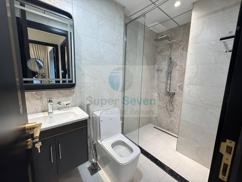 MID FLOOR | INSIDE AMMENTIES VIEW | BRAND NEW UNIT - Image 14