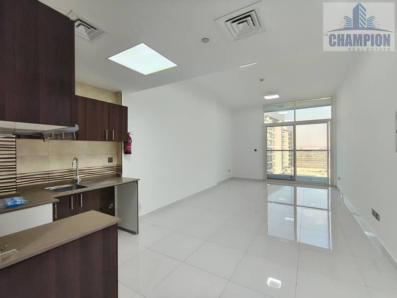 Bright and Spacious Studio Apartment | Great Location - Image 10