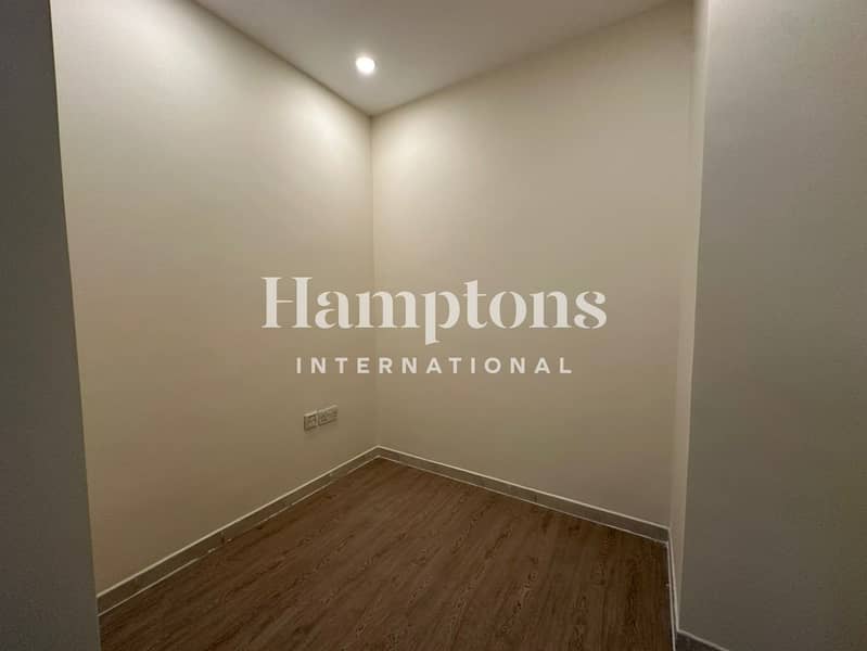 UPGRADED | BRIGHT- SPACIOUS | READY TO MOVE IN - Image 9