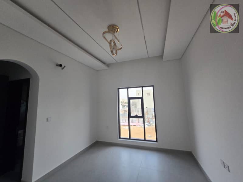 10 86a35bfc-822d-418f-8ec6-f32bed318fcc. jpg