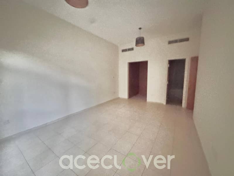 3 BHK with Laundry with Courtyard /Vacant - Image 18