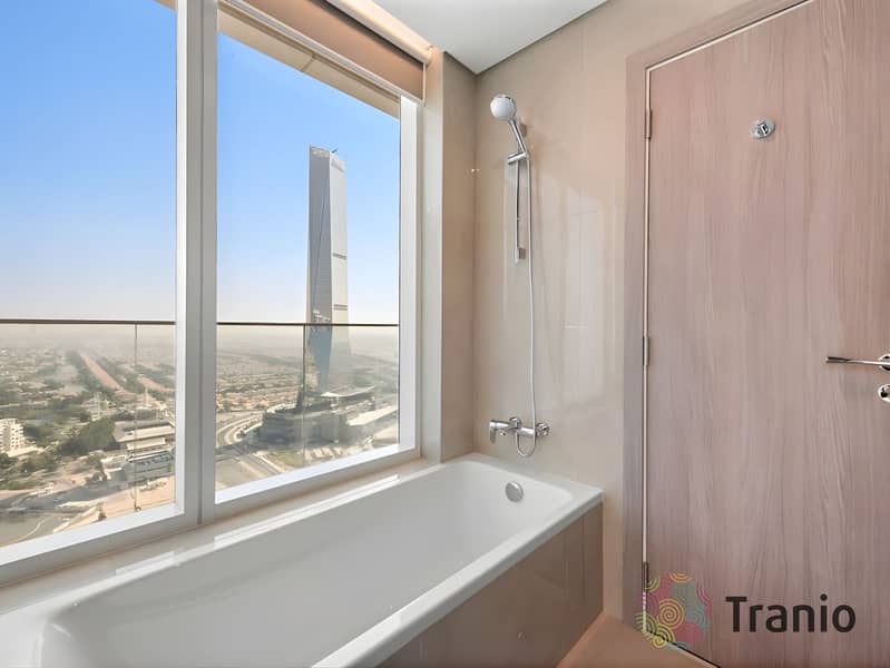 High Floor I Luxurious Furnished I Vacant - Image 12