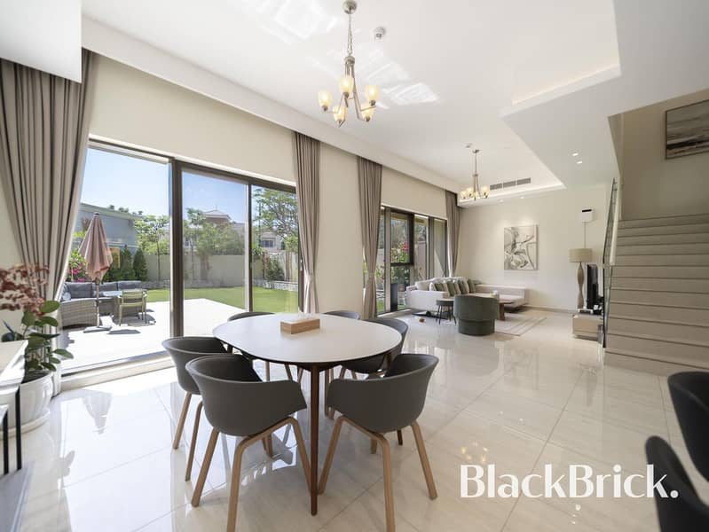 Beautifully extended villa with largest garden