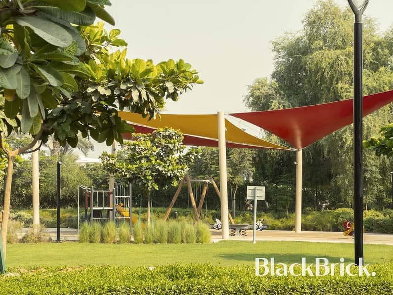 Beautifully extended villa with largest garden - Image 14