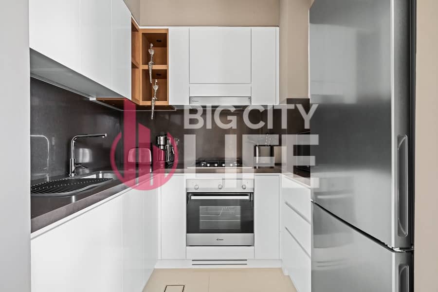 Amazing Water and Yacht Club View ll Fully Furnished & Ready to Move In - Image 7