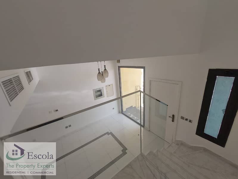 Corner - Duplex 1BR Townhouse - Vacant Now