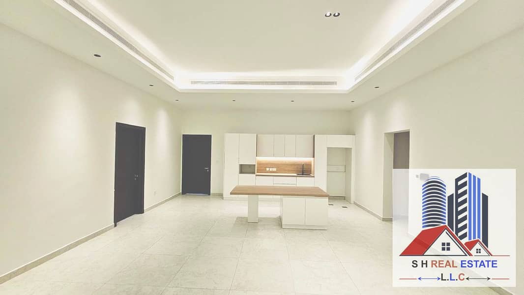 Brand New 6 Master Bedrooms Villa With Miads Room / Near To mosaq / Proper Road /Only 350k - Image 10