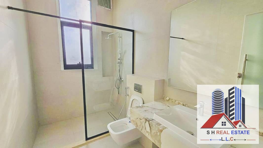 Brand New 6 Master Bedrooms Villa With Miads Room / Near To mosaq / Proper Road /Only 350k - Image 11