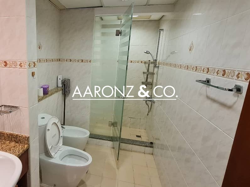 Fully Furnished | Lake View | Well-maintained - Image 11