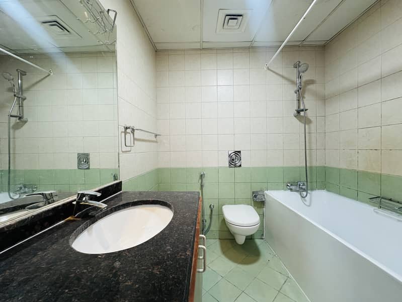 NEAR METRO | VACANT | 1 BEDROOM | FURNISHED