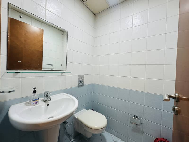 NEAR METRO | VACANT | 1 BEDROOM | FURNISHED - Image 7