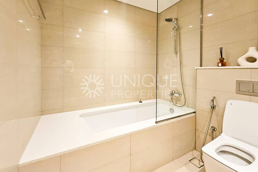 Burj Khalifa View | Fully Furnished | Vacant - Image 21