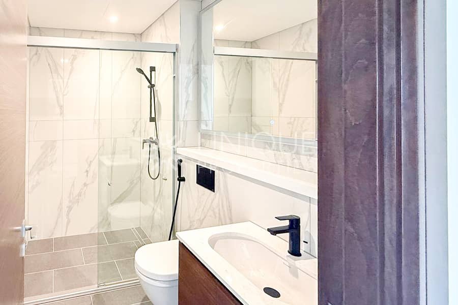 Spacious Layout | Prime Location | Near Amenities - Image 9