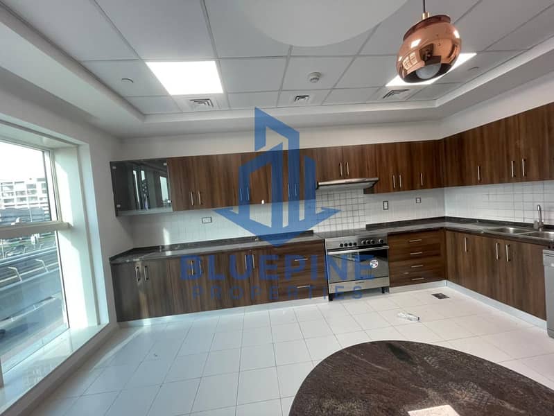 Luxury 3BHK+ Maid Room | Full Burj Khalifa View from Every Room | JAM Tower - Image 9