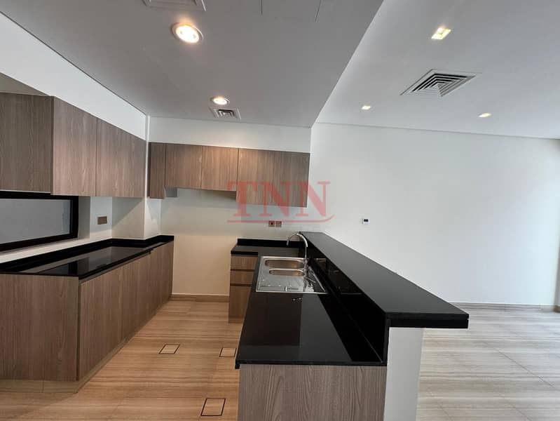 EXCLUSIVE | SINGLE ROW | READY TO MOVE - Image 8