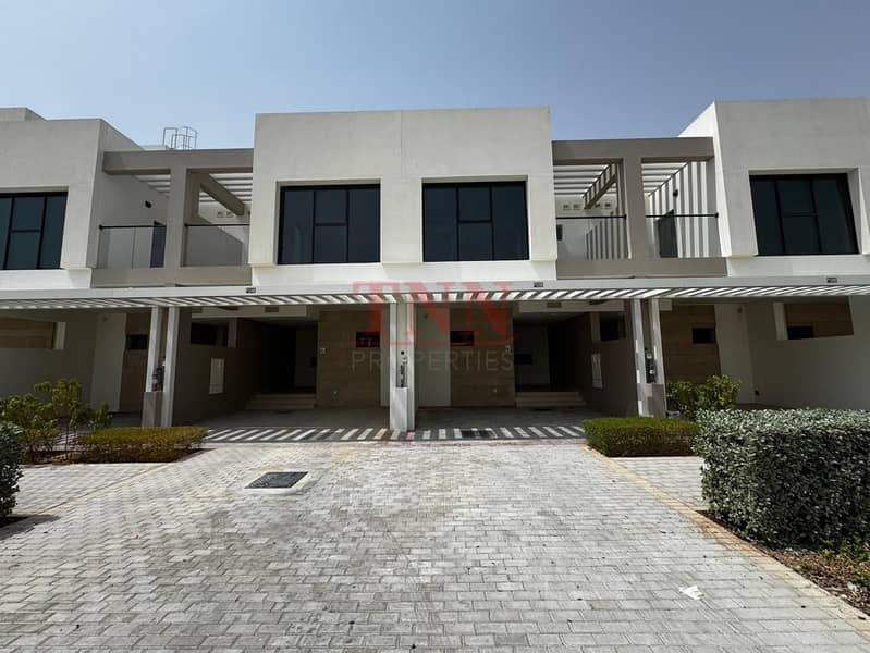 EXCLUSIVE | SINGLE ROW | READY TO MOVE - Image 10