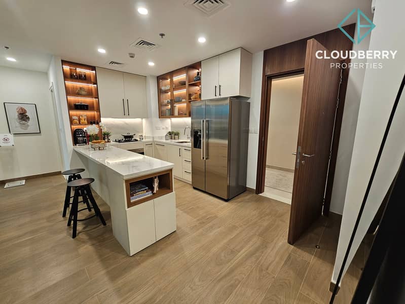 Community Life | Corner Unit | Investor Deal