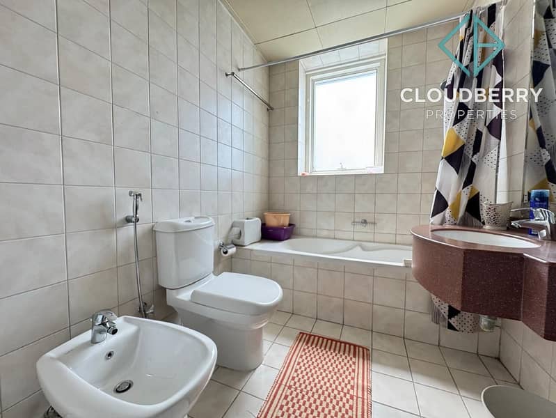 Lake View | Furnished | Ready to Move - Image 13