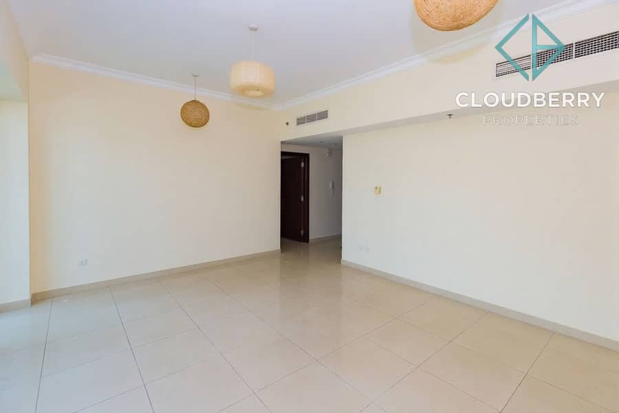 Lake View | Spacious | Ready to Move