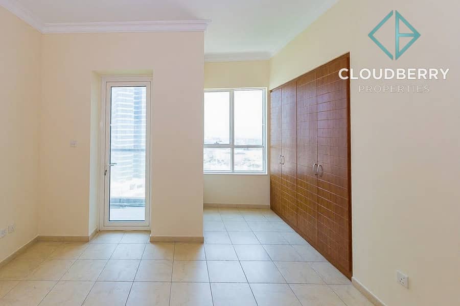 Lake View | Spacious | Ready to Move