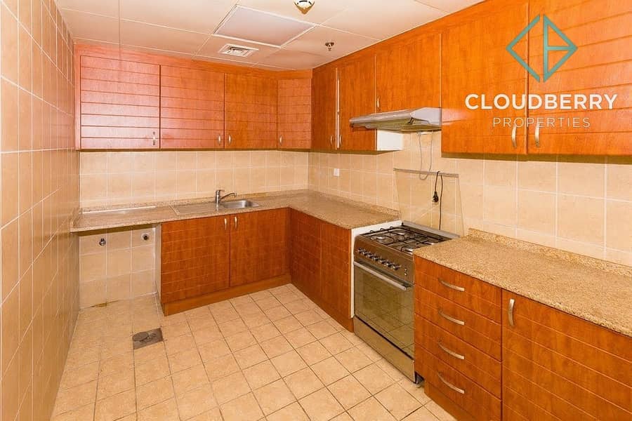 Lake View | Spacious | Ready to Move